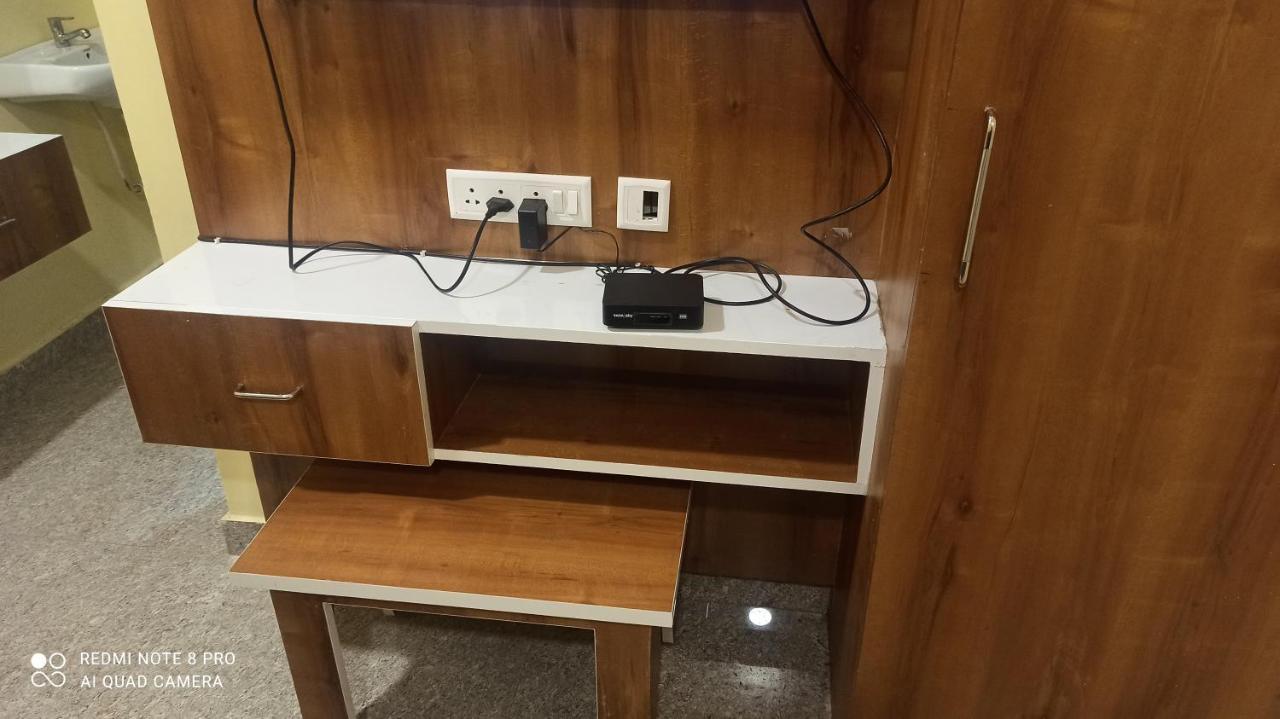 ויסאקפאטנם Hotel E Lodge מראה חיצוני תמונה
